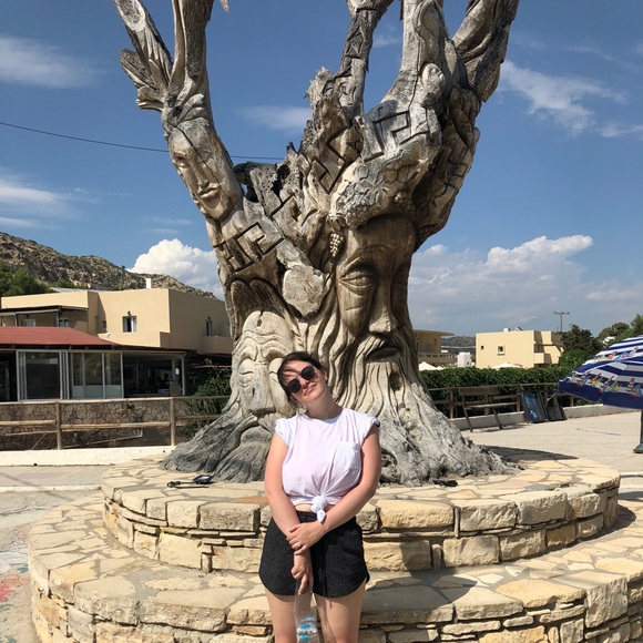 Meet your Posher, Mckayla - Picture 1 of 1